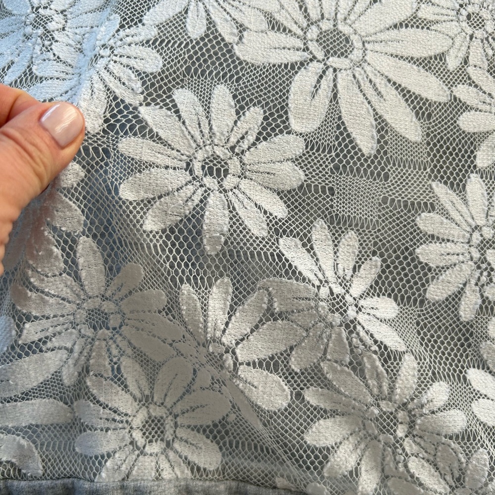 Long Sleeve Daisy Top🌼 - Picture 4 of 11